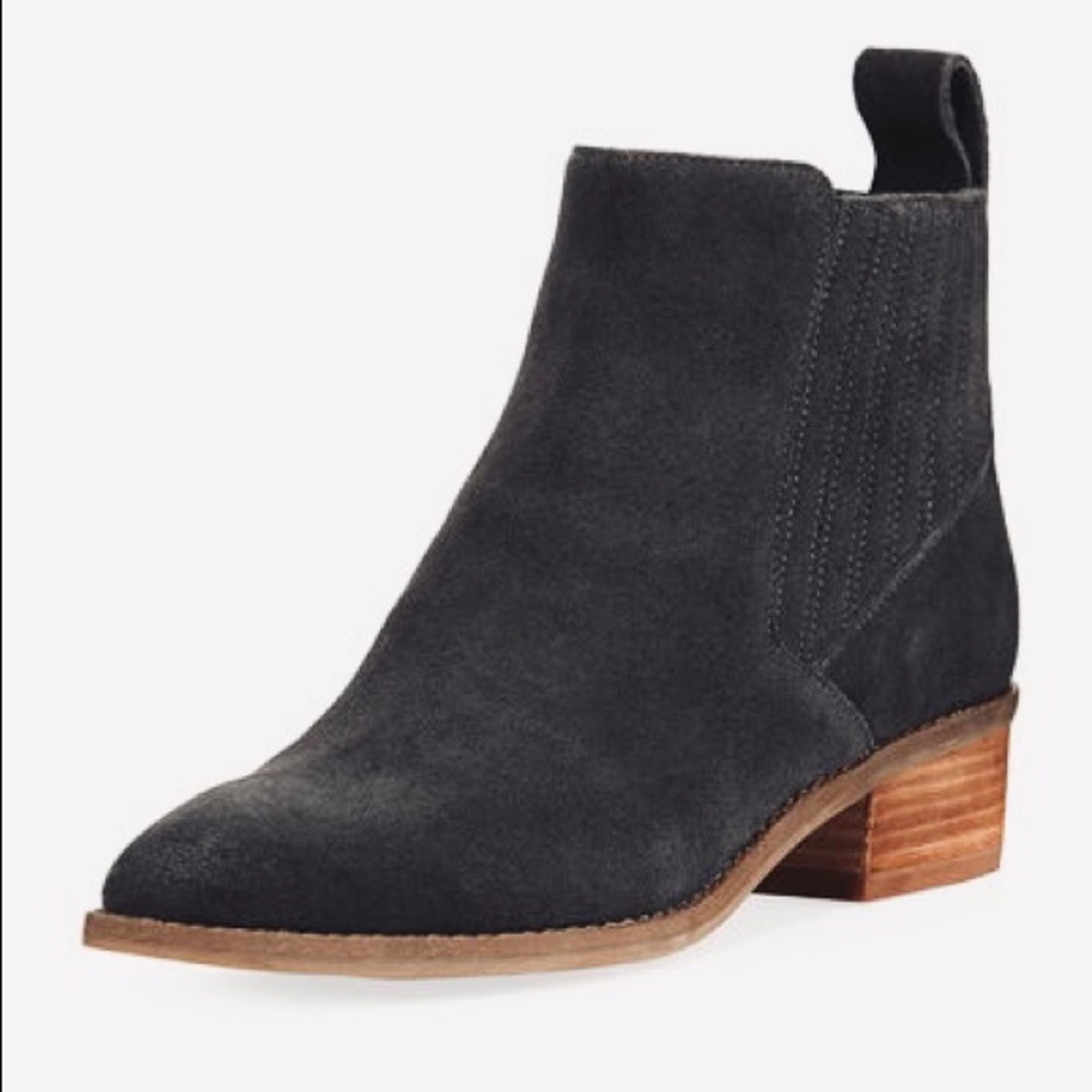 Dolce Vita | Tawny suede black Chelsea booties